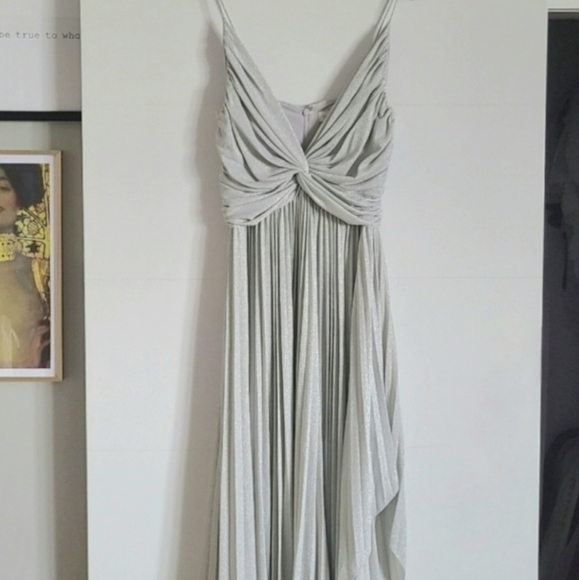 Halston Jody Pleated Midi Dress in Silver, Size 6, NWT - Picture 8 of 16